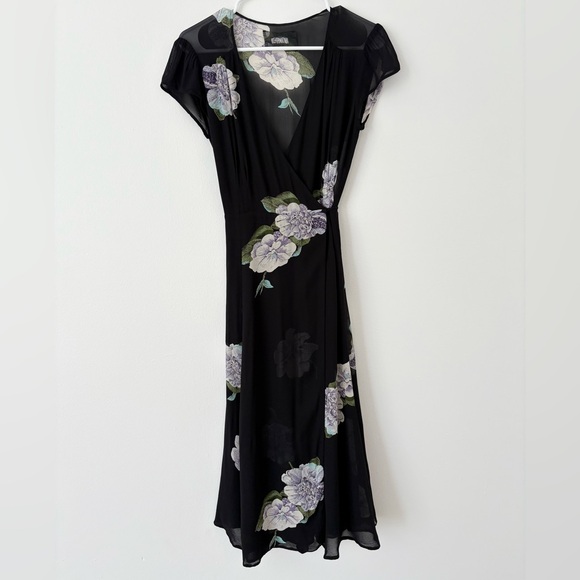 Reformation Dresses & Skirts - Reformation Black Lilac Floral Carina Midi Wrap Tie Dress Size Small